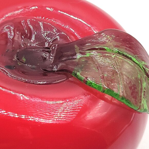 Art Glass Red Apple Green Stem Handblown Paper Weight Sun Catcher Collectible - Picture 3 of 6